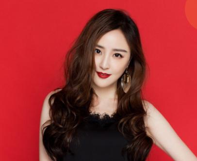 央视90后美女主持人，青春活力与专业素养的完美结合，央视青春美女主持人，活力与专业并存