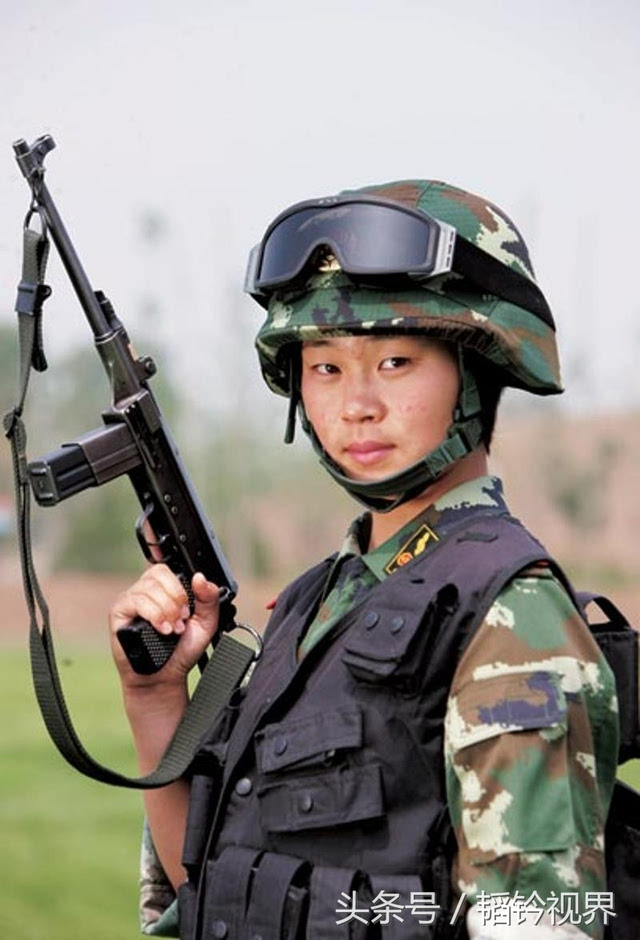 中国女兵的图片大全，坚韧与柔美的力量展现，中国女兵图片集锦，坚韧与柔美的力量展现