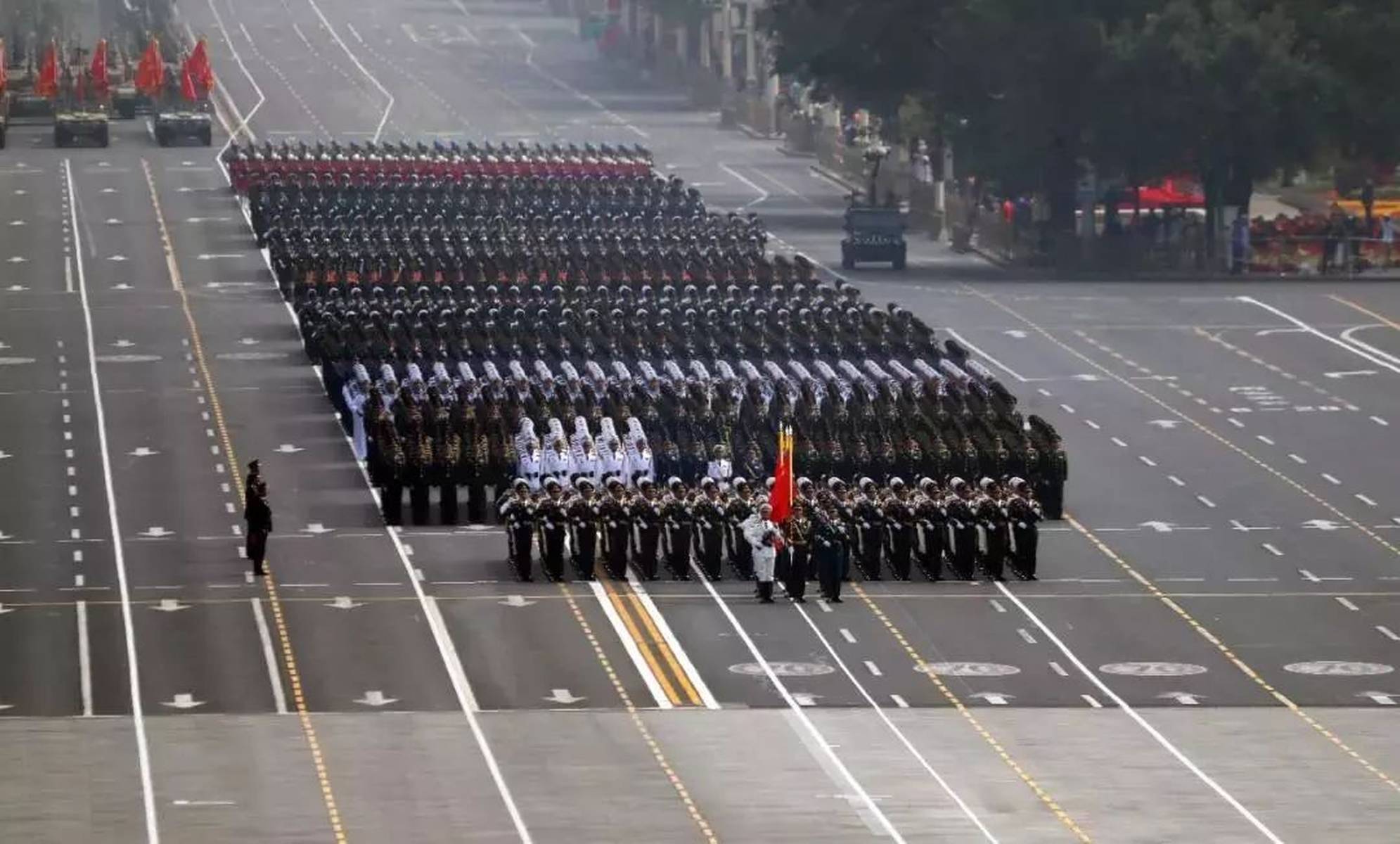 国庆70周年阅兵致敬方阵，荣耀与力量的展现，国庆70周年阅兵致敬方阵，荣耀与力量的盛大展现